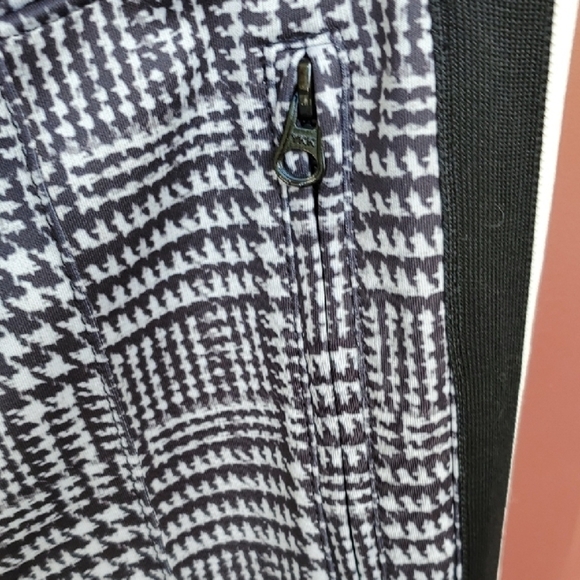 Pam & Gela Monochrome Patterned Joggers - Picture 5 of 12